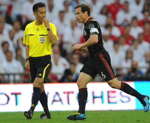 Japanese referees do job at Vietnam - Malaysia AFF Cup semi-final second leg